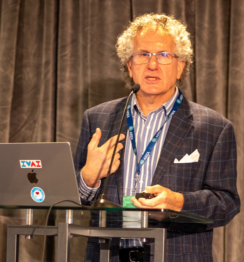 Jonathan Schaeffer presenting at a conference